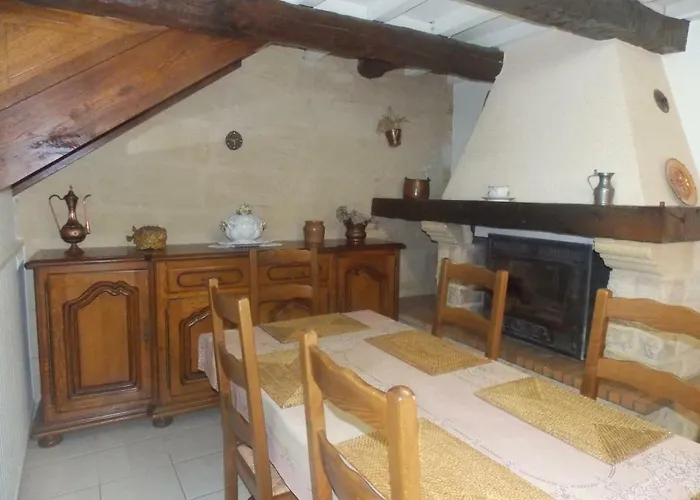 L'antre Vous Saint-Philippe-dʼAiguille